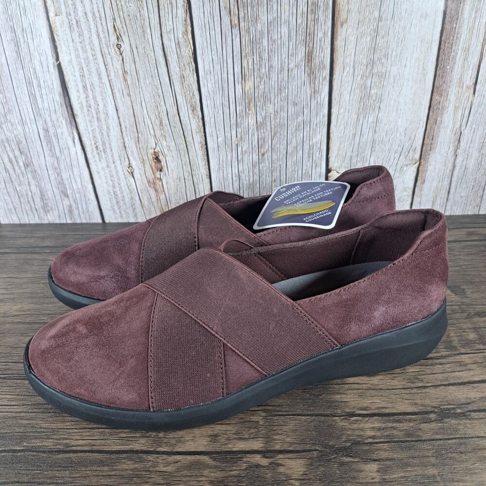 Clarks Kayleigh Slip On Shoes Women's Sz 7 M Burgundy Suede (NWT)